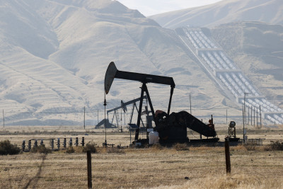 Η καθυστέρηση του ΟΠΕΚ ρίχνει το πετρέλαιο-Ανεβαίνει το φυσικό αέριο