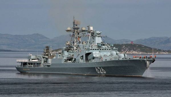 Πολεμικό Πλοίο στη Λέσβο για να στεγάσει τους πρόσφυγες