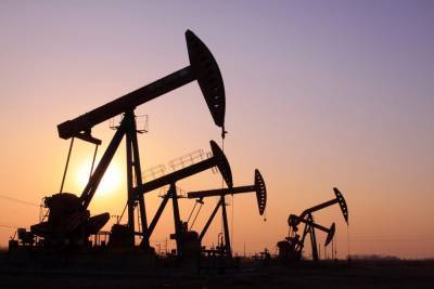 Ράλι για το πετρέλαιο- Υποχωρεί το δολάριο εν όψει εκλογών