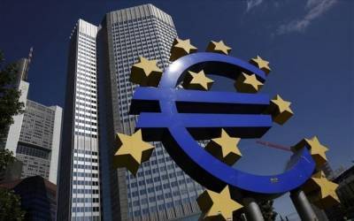 Αμετάβλητα άφησε τα επιτόκια η ΕΚΤ- Τα βλέμματα στη Λαγκάρντ