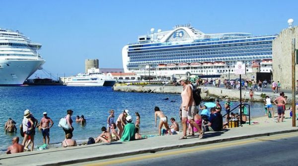 ΙΝΣΕΤΕ:Η Ελλάδα έως το 2021 μπορεί να προσελκύσει 35 εκατ.επισκέπτες
