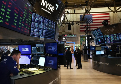 Τεχνολογική «βουτιά» στη Wall Street υπό το φόβο των επιτοκίων