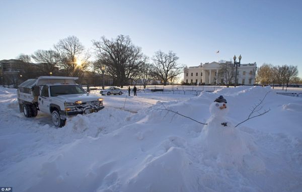 Ισχυρός χιονιάς πλήττει τις ΗΠΑ