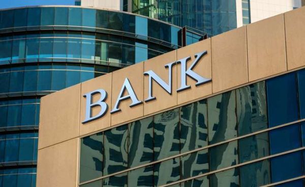 Θεσμοί και Fintech φέρνουν νέο κύμα εθελούσιας εξόδου στις τράπεζες