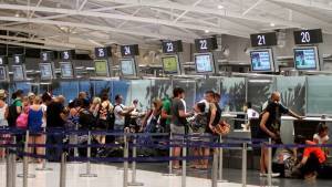 Ρεκόρ επιβατικής κίνησης στα ελληνικά αεροδρόμια το 10μηνο