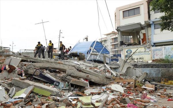 Ισημερινός: Στους 480 ανήλθε οι νεκροί από τον φονικό σεισμό