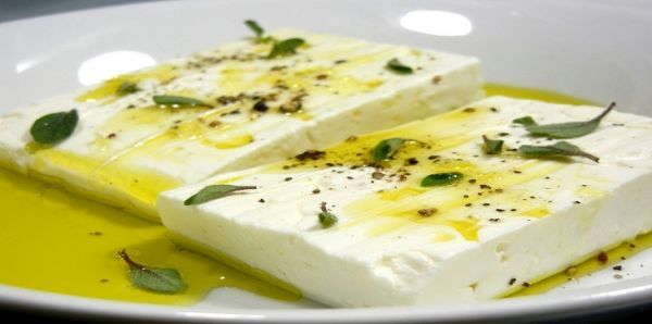 ΕΦΕΤ: Επιχειρήσεις σερβίρουν λευκό τυρί αντί για φέτα- Έρχονται έλεγχοι