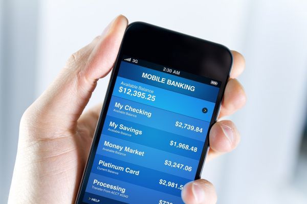 Το mobile banking μπορεί να αυξήσει τις πωλήσεις των τραπεζών κατά 60%