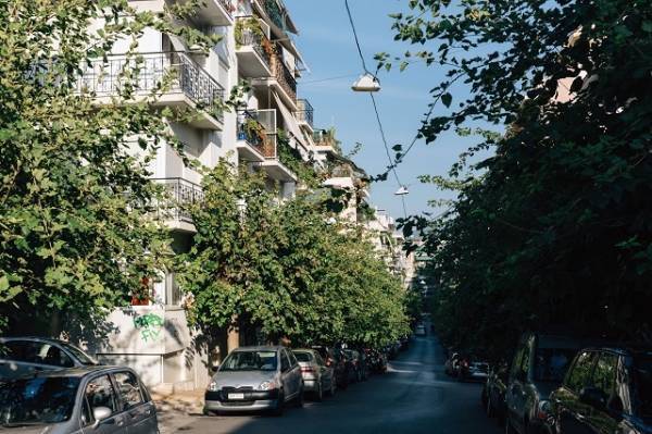 Πρωτοβουλία ΞΕΕ για να μη «χαθούν» οι πόλεις απ’το Airbnb