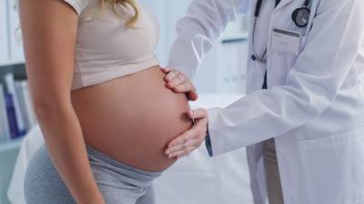 Έρευνα ΕΜΑ για τα εμβόλια mRNA σε εγκύους και βρέφη