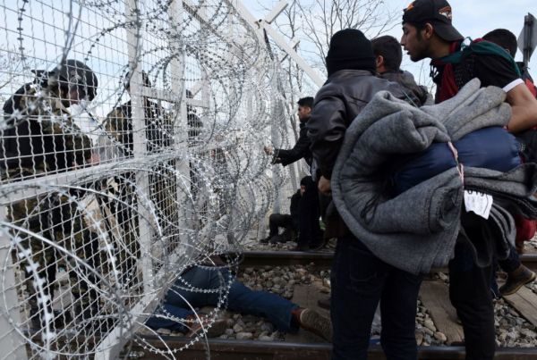 Αμείωτες οι ροές προσφύγων από την Τουρκία-Στον «αέρα» η συμφωνία ΕΕ-Τουρκίας