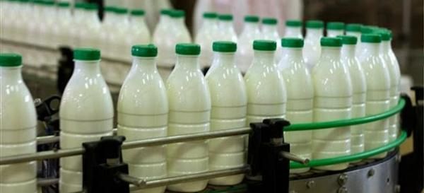 ΥΠΑΝ: Διλήμματα για «συμφωνίες κυρίων» ή για μείωση ΦΠΑ για την τιμή στο γάλα