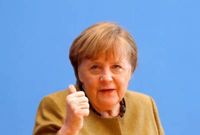 Η Μέρκελ κάλεσε τους Γερμανούς να ψηφίσουν τον Άρμιν Λάσετ