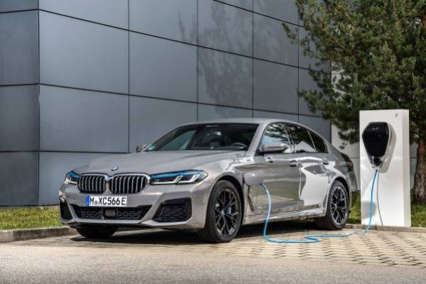 Το BMW Group Hellas εξηλεκτρίζει 100% τον εταιρικό στόλο οχημάτων του
