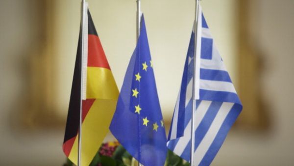 Bloomberg: Ελλάδα και ΕΕ θα μοιράσουν τις διαφορές στη διαμάχη για το χρέος