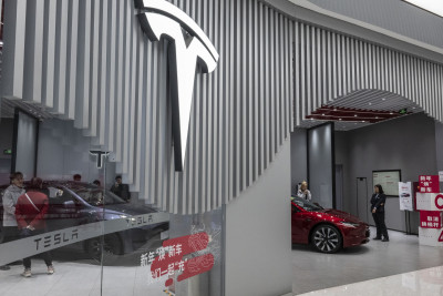 Tesla: Νέα συρρίκνωση στην κινεζική αγορά