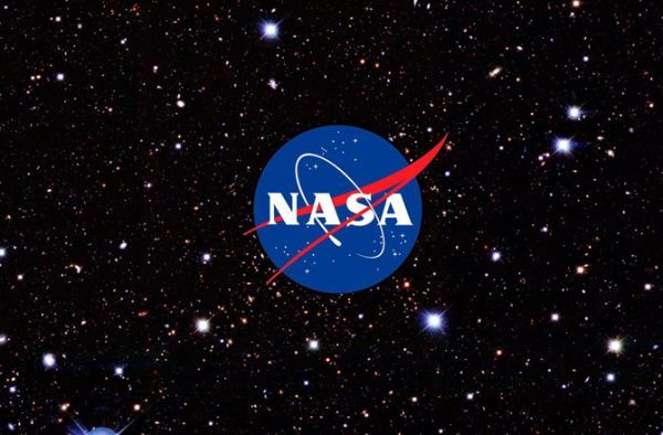 NASA: Η πρώτη φωτογραφία της γης για το 2015!