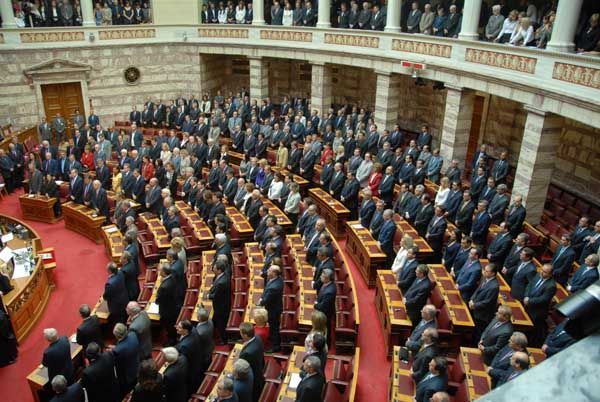 ΣΥΡΙΖΑ: Ανησυχητικές οι απειλές κατά βουλευτών για το Σκοπιανό