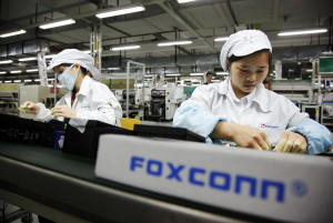 Apple: «Πλήγμα» έξι εκατομμυρίων λιγότερων iPhone λόγω αναταραχών στην Κίνα