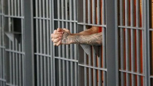 Ναι για σεξ στις φυλακές λέει το Υπουργείο Δικαιοσύνης
