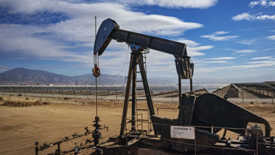 Ο πληθωρισμός ρίχνει το… ανεβασμένο πετρέλαιο- «Σκαρφαλώνει» το φυσικό αέριο