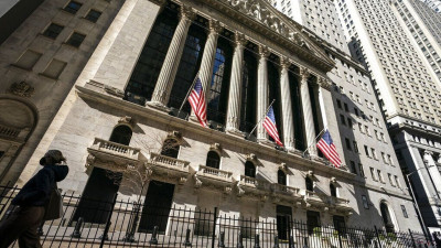 Στα «πράσινα» για δεύτερη ημέρα η Wall Street
