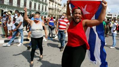 Κούβα: Χιλιάδες διαδηλώνουν κατά της κυβέρνησης-Τι αναφέρουν διεθνή ΜΜΕ