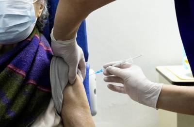 Εμβολιασμοί: Ανοίγει η πλατφόρμα για τους πολίτες 70-74 ετών-Η διαδικασία