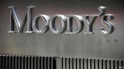 Moody’s: «Πιστωτικά θετική» μια νέα κυβέρνηση της Νέας Δημοκρατίας