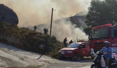 Μεγάλη φωτιά στη Ζάκυνθο - Απειλούνται σπίτια