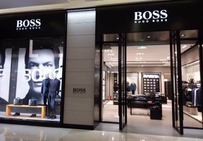Hugo Boss: Θέτει στόχο για διπλασιασμό των πωλήσεων