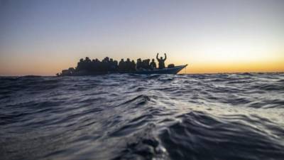 Βυθίστηκε πλοιάριο με μετανάστες στη Μεσόγειο - Δεκάδες οι νεκροί
