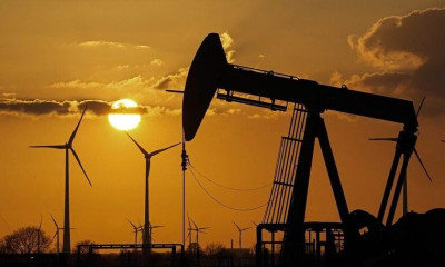 Σαουδική Αραβία: Επεκτείνει τη μείωση παραγωγής πετρελαίου