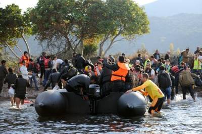Κυβερνητικός συναγερμός για την έξαρση των προσφυγικών ροών στα νησιά
