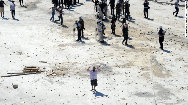 130601091752-03-turkey-protests-0601-horizontal-gallery
