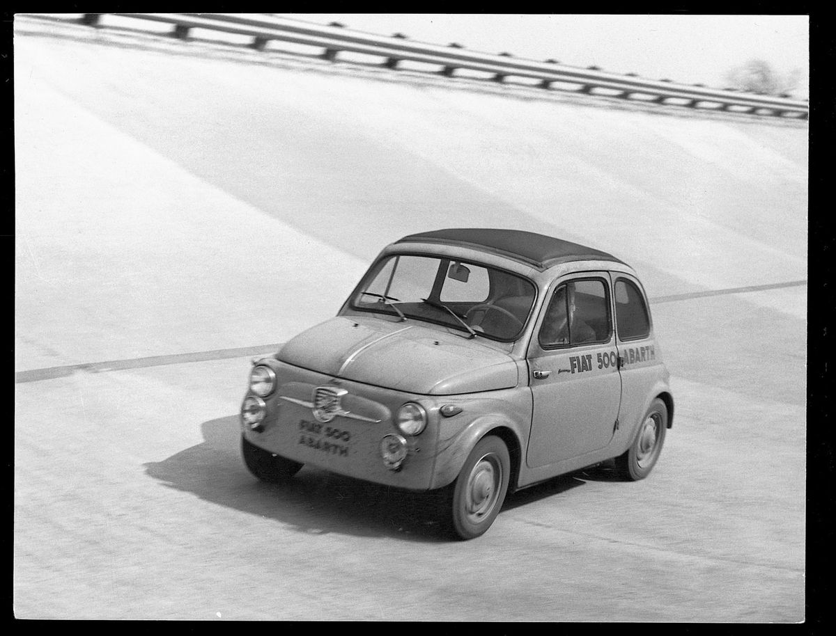190204 Heritage 03 Fiat 500 elaborazione Abarth sul circuito di Monza