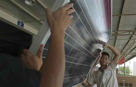 2013-05-27T235221Z 3 CBRE94Q0UZM00 RTROPTP 2 CHINA-SOLAR-EU
