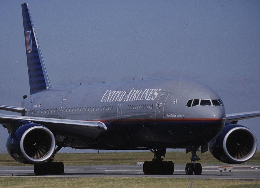 974190974 Boeing-777-222 United-Airlines