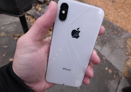 4 the pixel 2 phones are less expensive to repair and theres less glass to break
