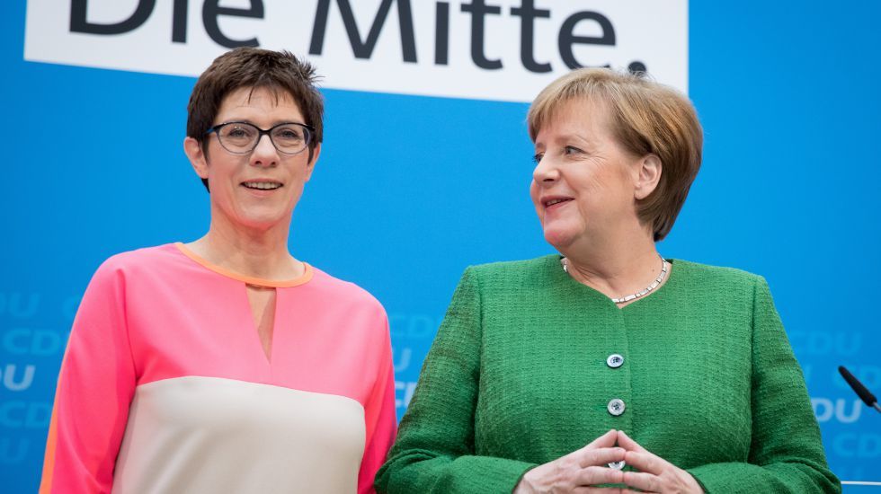 Annegret Kramp Karrenbauer Angela Merkel CDU Generalsekretärin