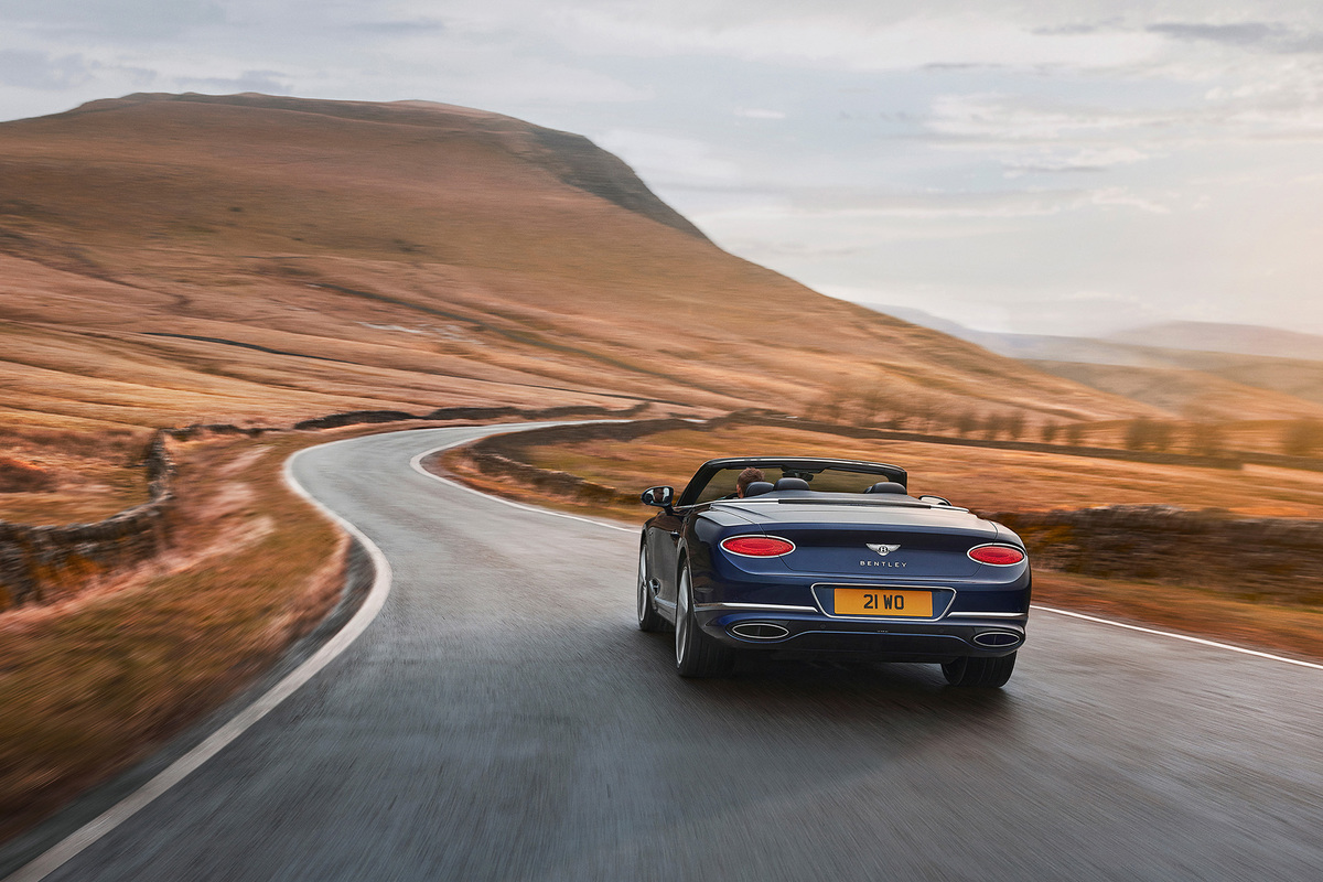 BENTLEY CONTINENTAL GT SPEED CONVERTIBLE 2