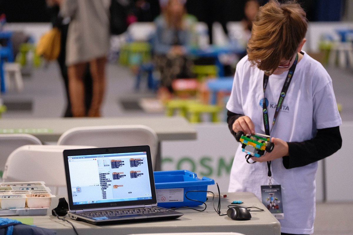 COSMOTE Telikos Ekpaideytiki Robotiki 2019 1