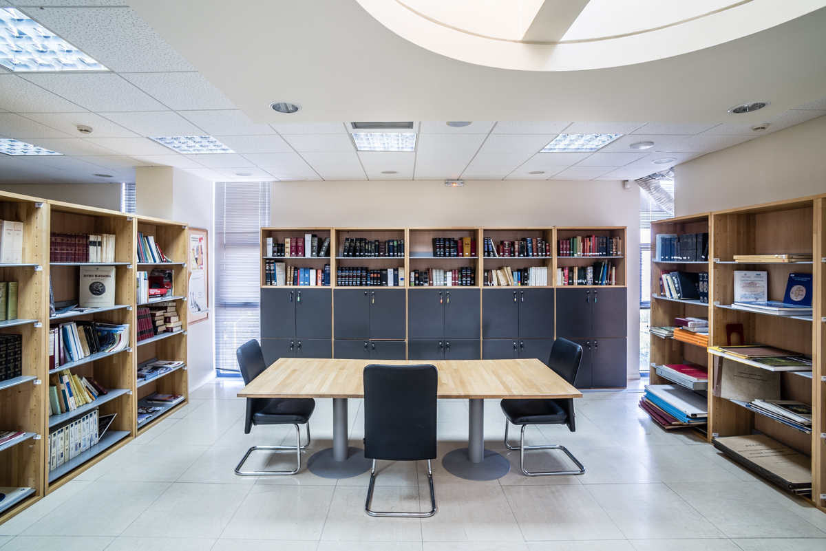 EAGME LIBRARY 2