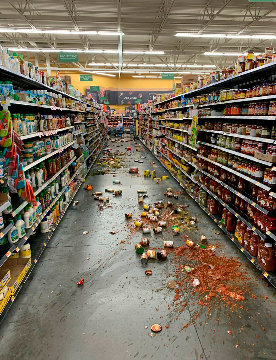 earthquake California super market