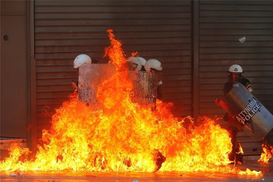 reuters behrakis8