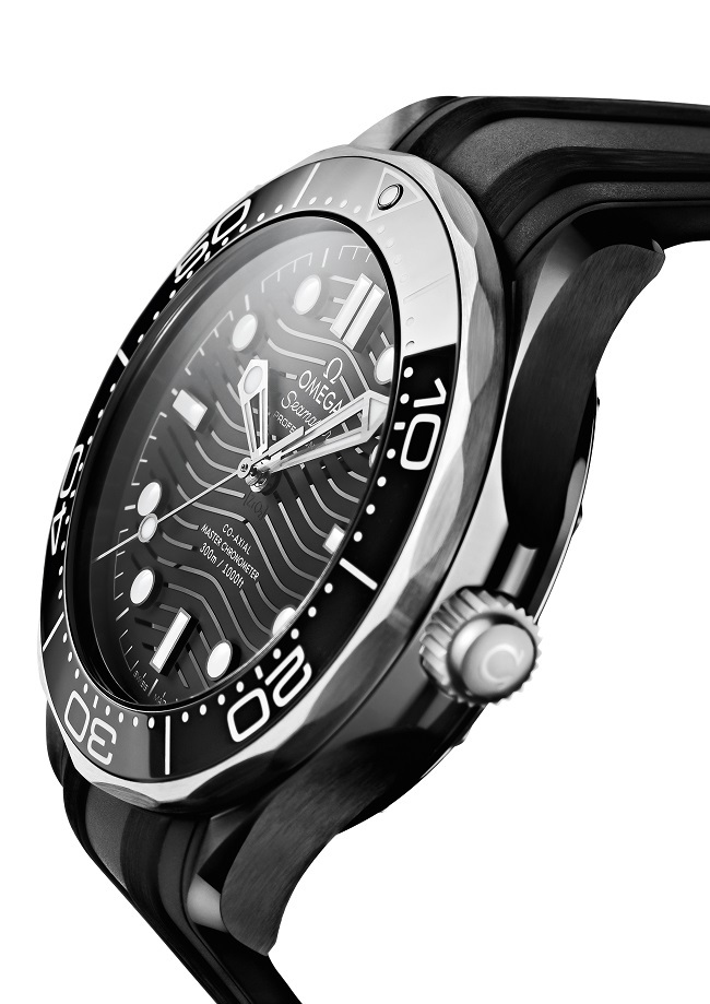 OMEGA 210.92.44.20.01.001 close up