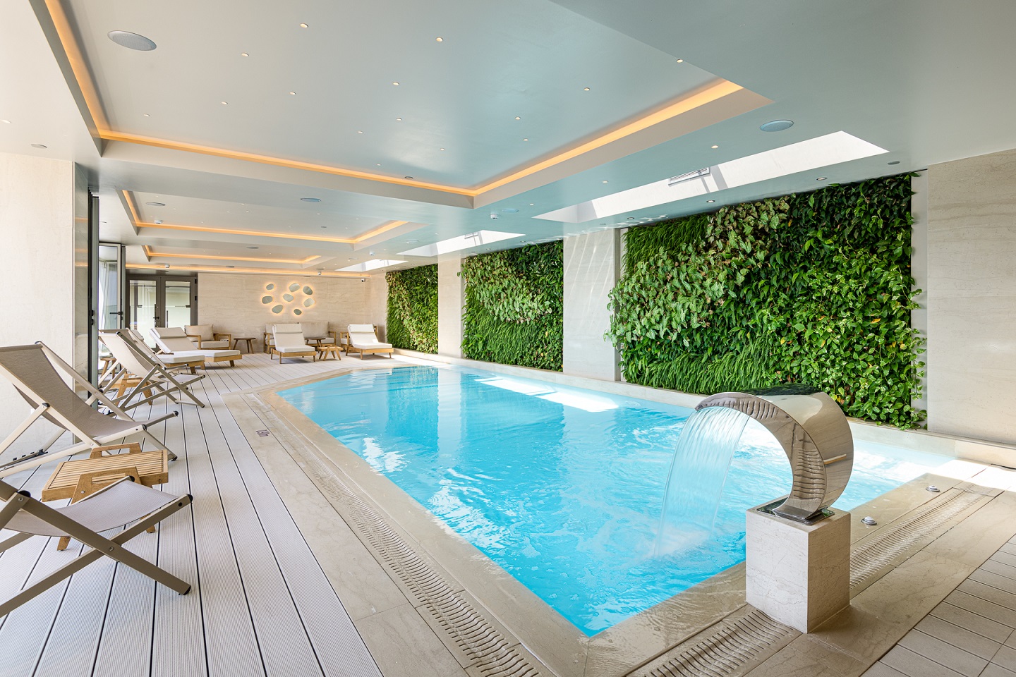 Holiday Inn Pool