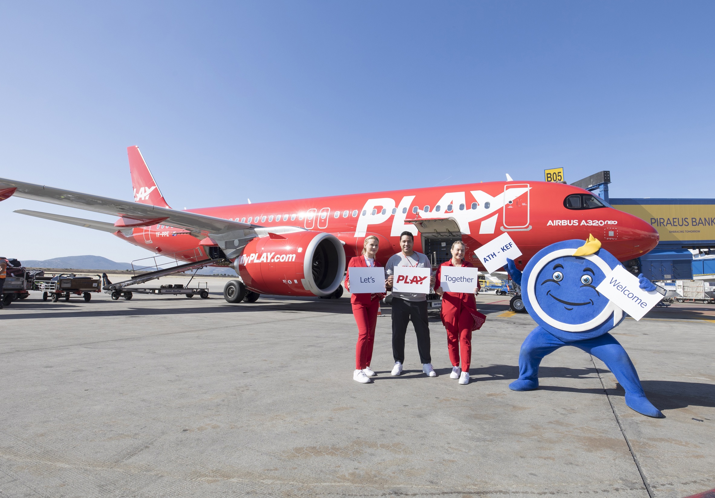 PLAY Cabin crew with AIAs mascot Filos the Athenian 060623