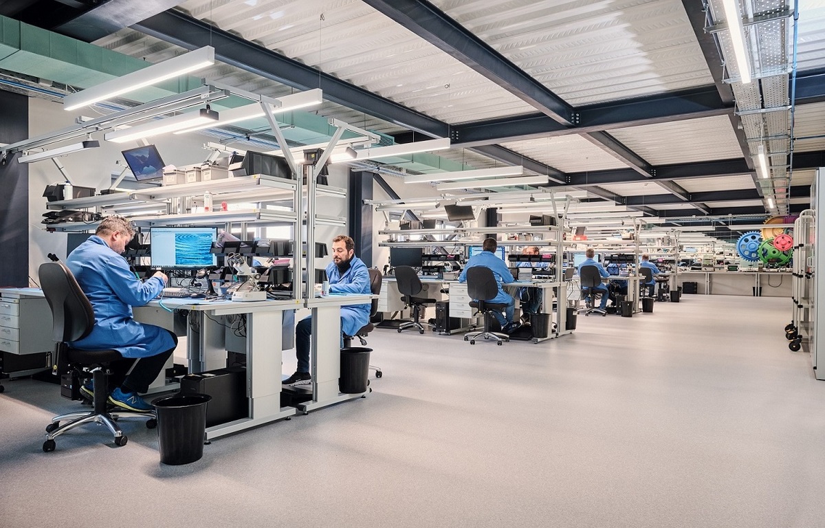 Germanos_Service_Center_3.jpg