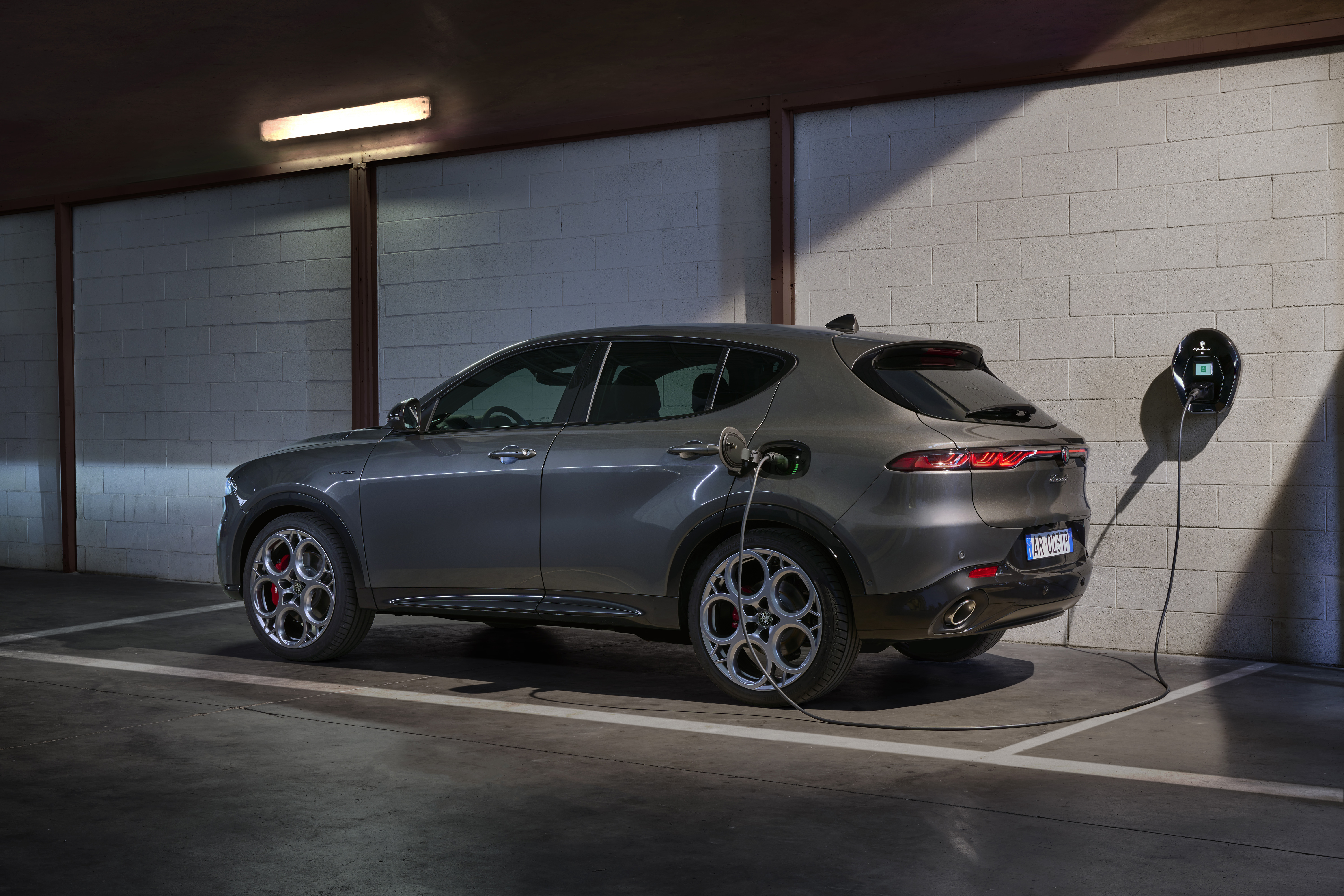 01 alfaromeotonalepluginhybridq4staticlaunchimages17 6373b802e3d00 637507b303afa
